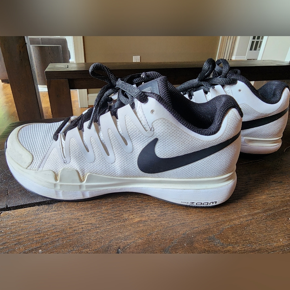 RARE NIKE ZOOM VAPOR 9.5 Tour Court Shoe Women's Size 7.5